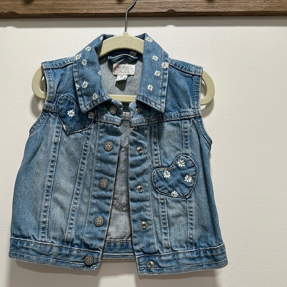 est. 1989 Children’s Place Girls Vest Size 4T Denim Floral Sleeveless Top Jean